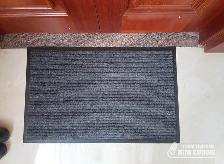 Thảm chùi chân đế đen cao su 44 Thảm chùi chân đế đen cao su 44